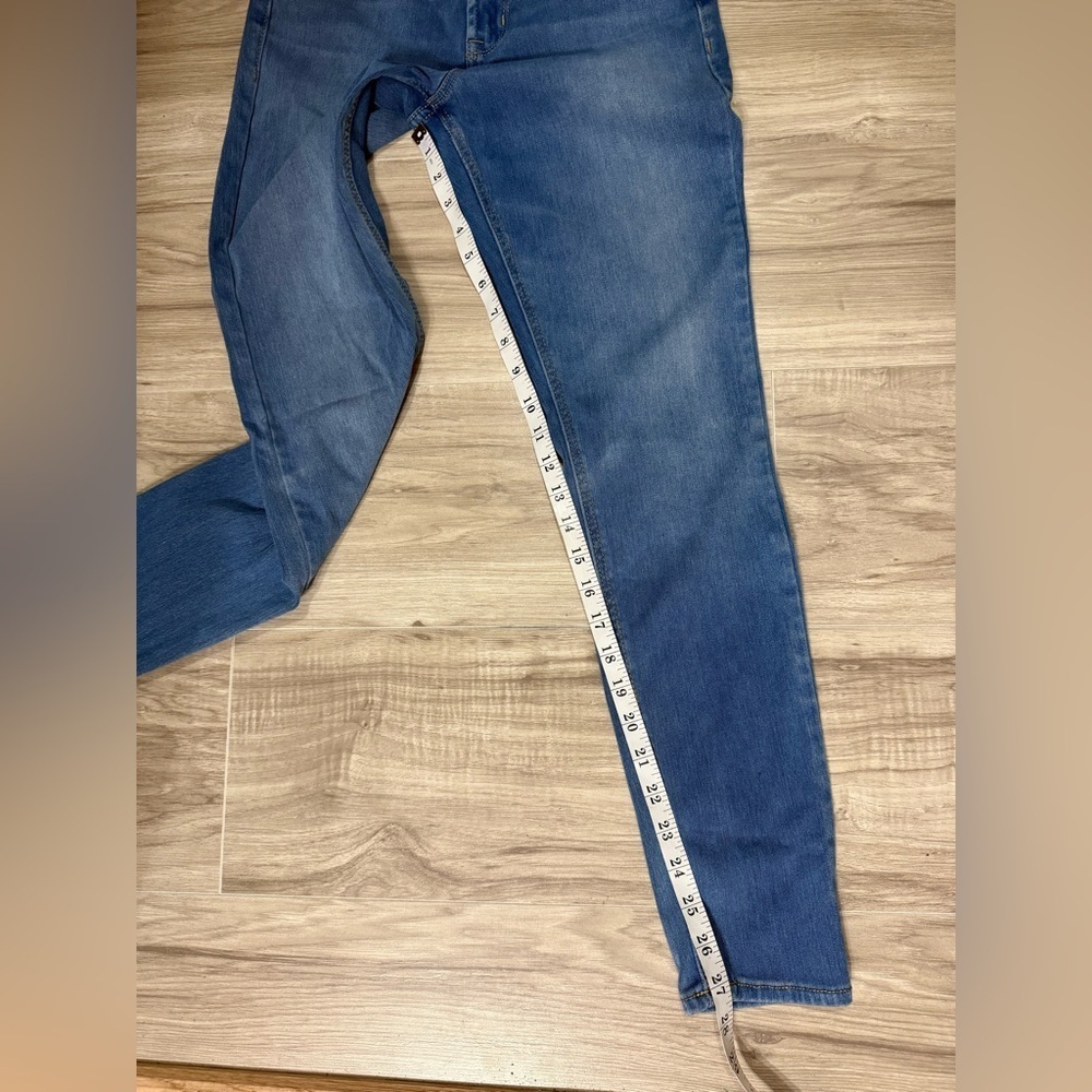 Old Navy Women's Jeans Size 7 Light Blue Super Skinny - Picture 3 of 5